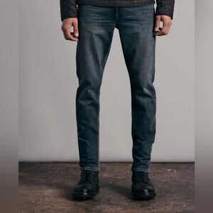 Rag & Bone Fit 2 - Seaview
Slim Fit Loopback Jean